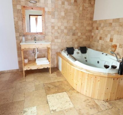 Hotel cu Jacuzzi in Camera Buşteni