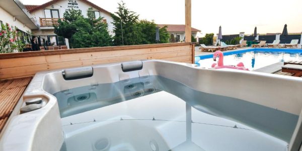Cazare cu Jacuzzi in Camera Vama Veche