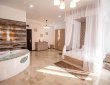 Hotel Splendor Boutique Piteşti cu Jacuzzi in Camera