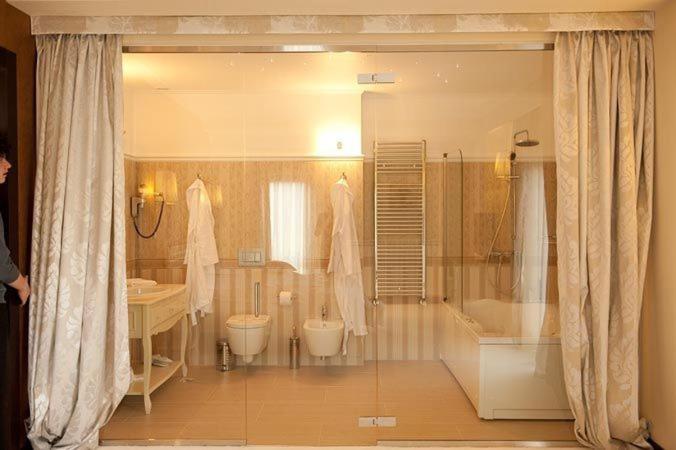 Jacuzzi Hotel Helen Bacău Jacuzzi Hotel Helen Bacău