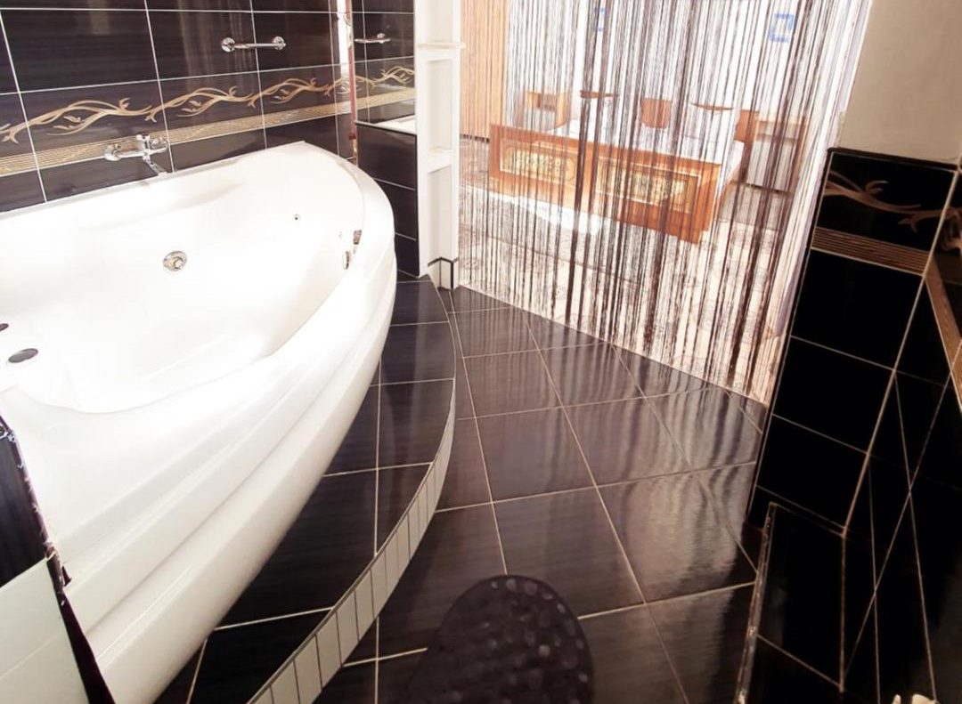 Jacuzzi Motel Pensiunea Old Sheriff Bistriţa